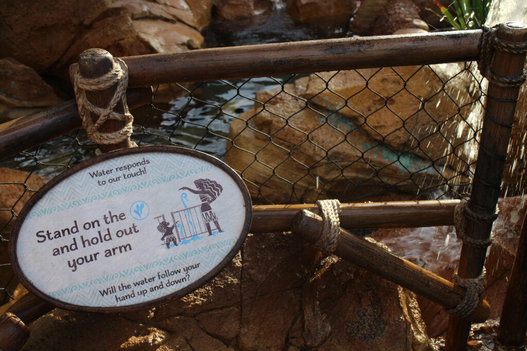 directional signage for an interactive water display